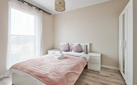 Poznań Airport Homely Apartment